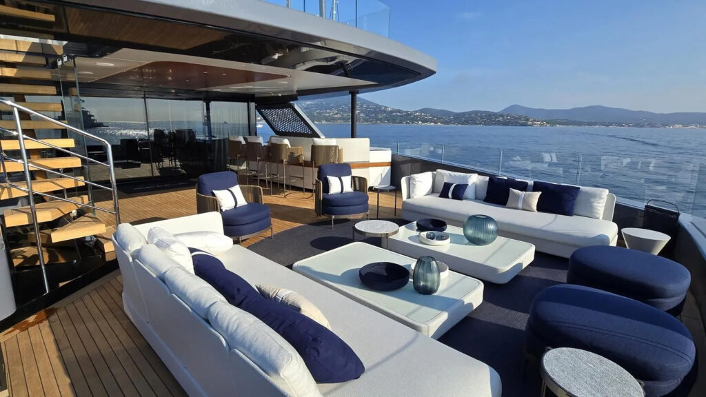 luxury yacht charter Maine