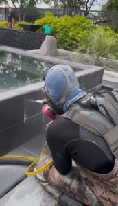 swimming pool tile cleaning service