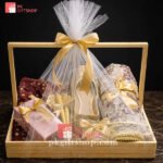 Send wedding gifts to pakistan