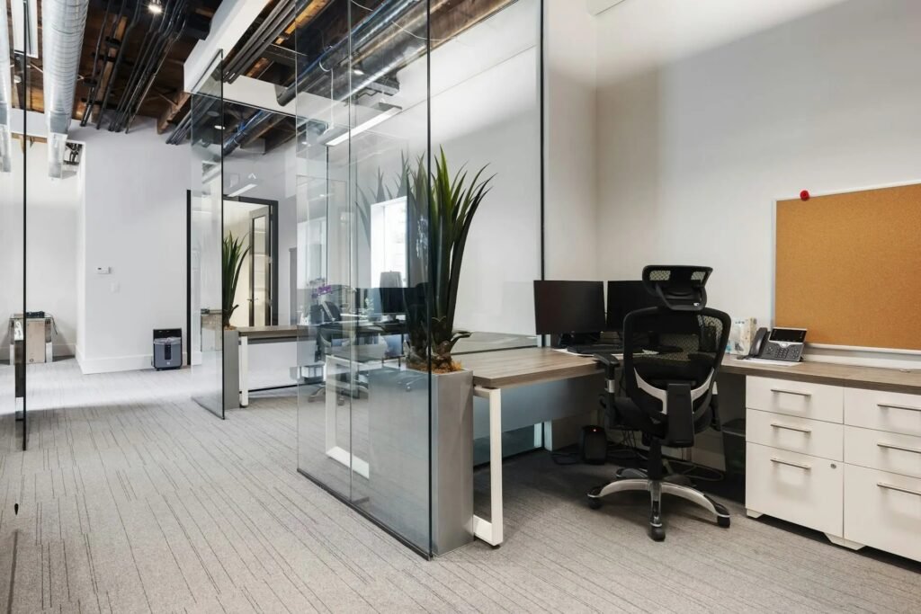 Offices in Lahore: 7 Things to Consider Before Choosing an Office in Gulberg