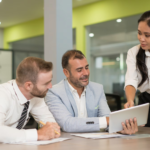 imgi_92_asian-business-lady-working-with-coworkers-desk_1262-14799